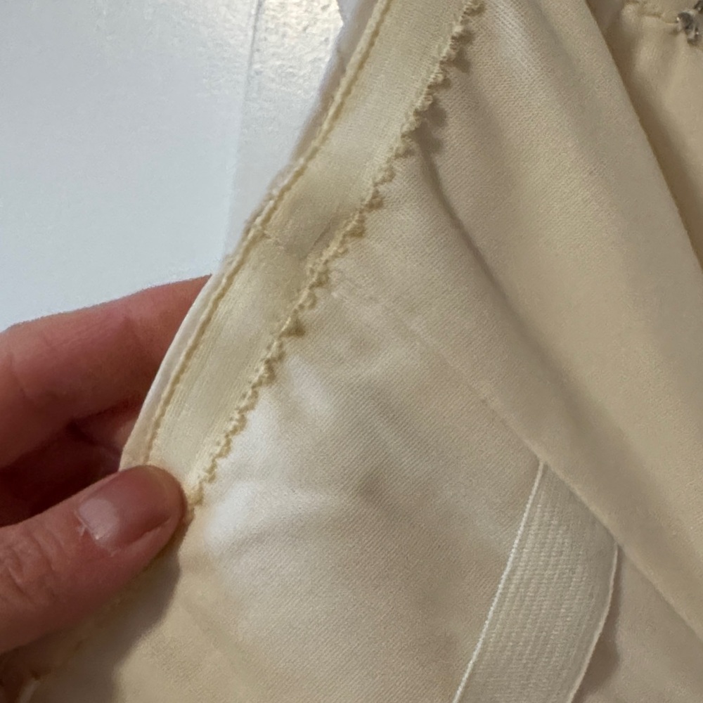 Elegant Cream Ruffled tiered formal evening gown with feathers - Picture 11 of 16